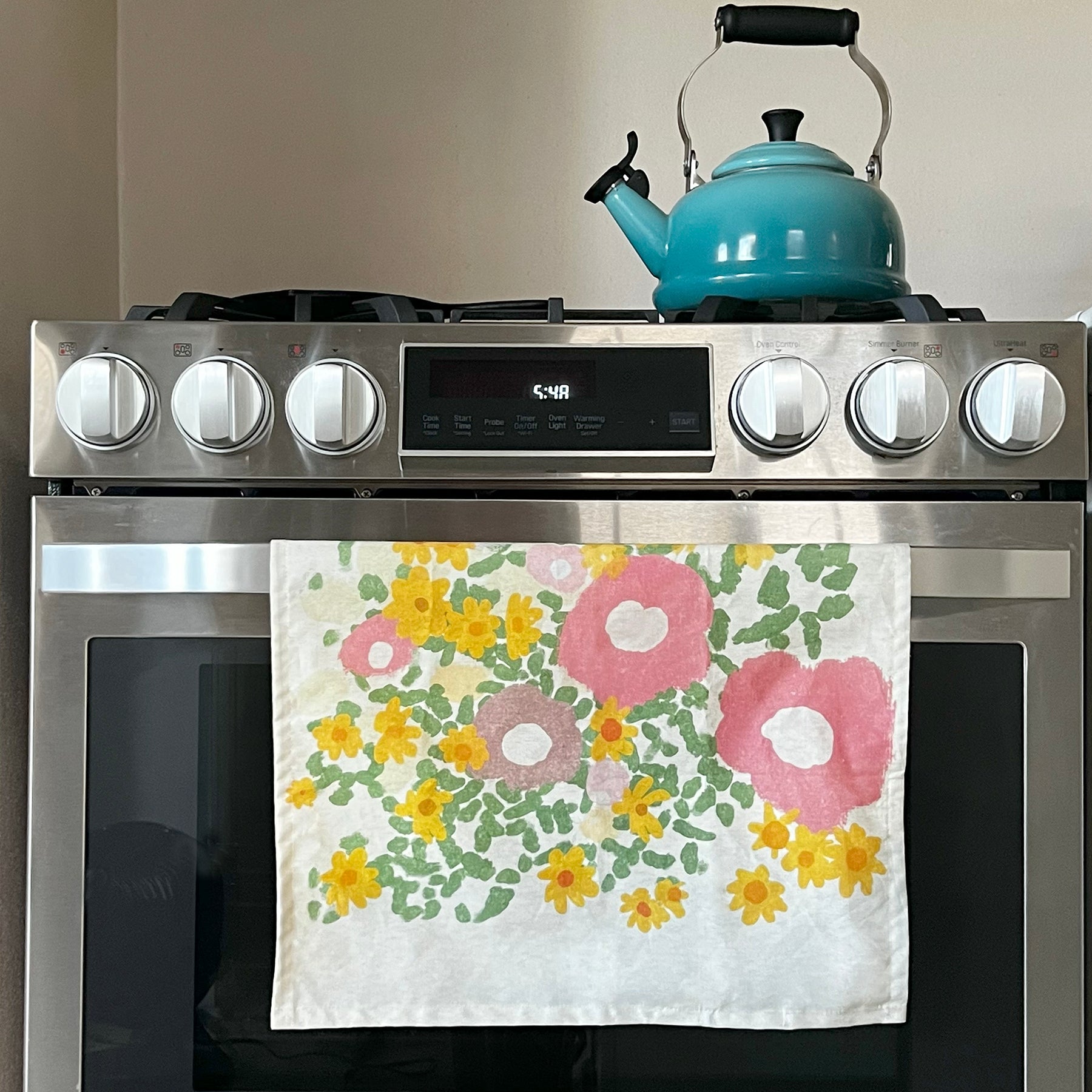 Reusable Paper Towels--Daisies On Bright Pink